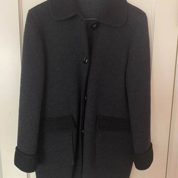 Light coat dark grey with black accents. Size EU 42 - Picture 1 of 6